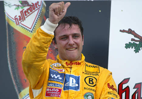 2002 - En tur på podiet ved løbet på Donington